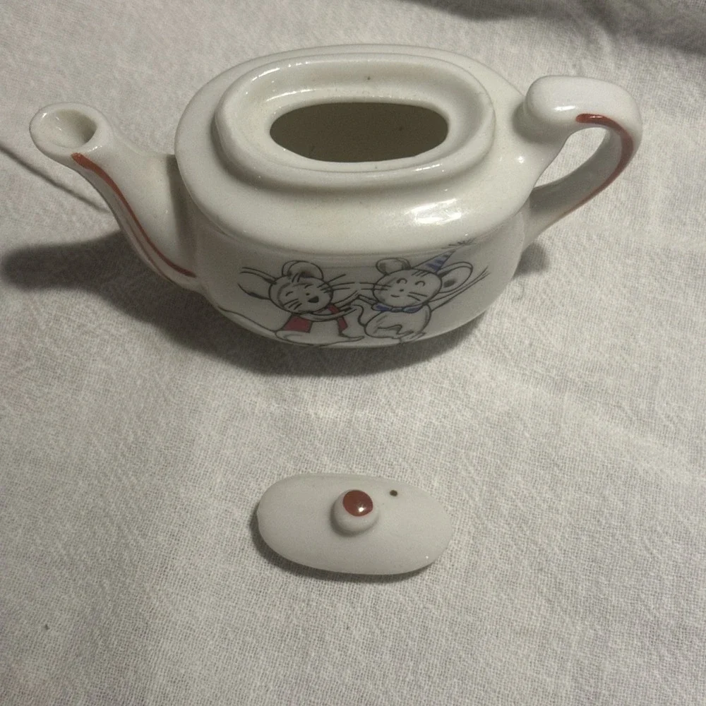 Child's‎ Tea set Dancing Mice Motif (vintage) Teapot,creamer,sugar,2cups&saucers